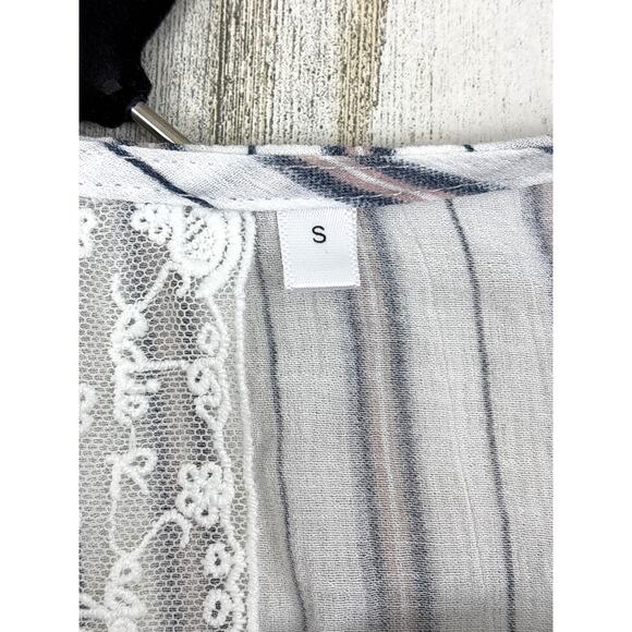 Sadie & Sage Women’s S White Blue Stripe Long Sleeve Crop Top Lightweight Blouse - Picture 3 of 6